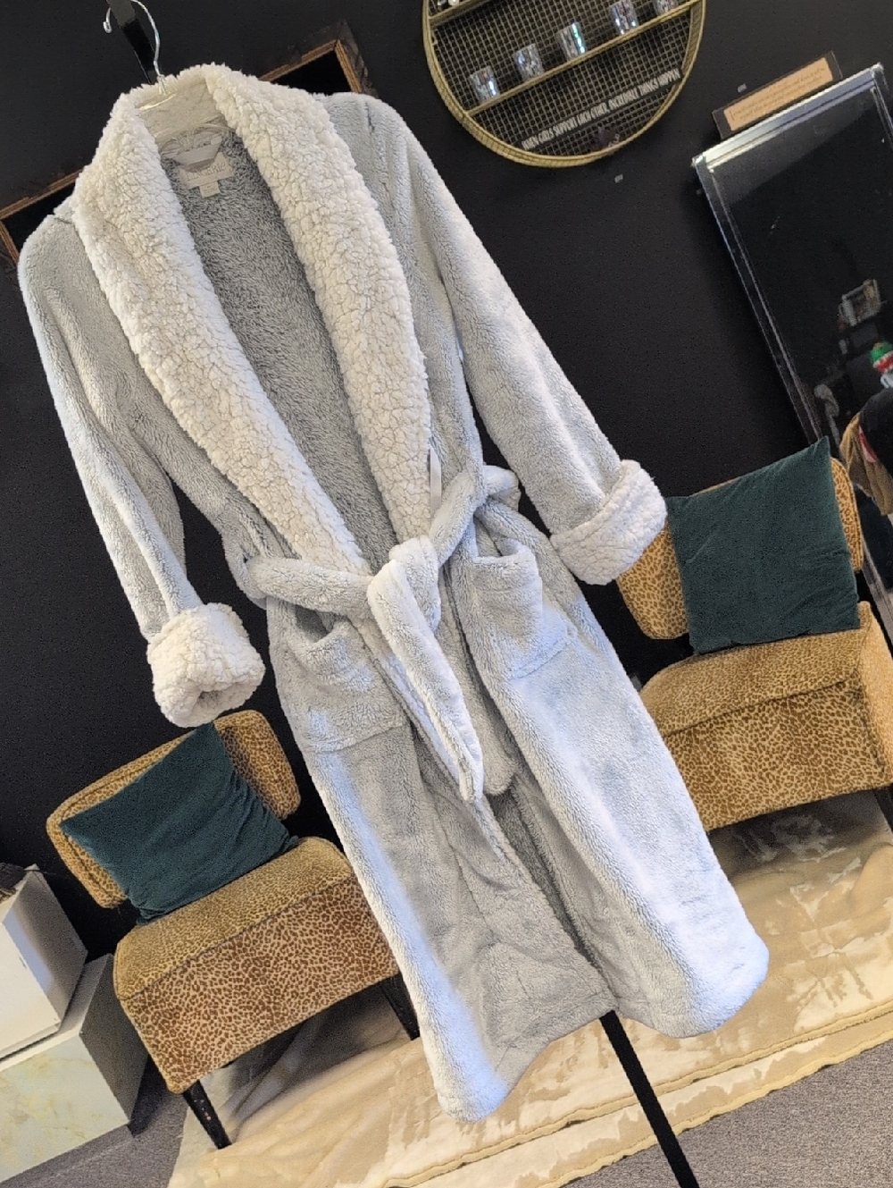 Nordstrom Lingerie Plush Robe in Light Gray with Cream Label
